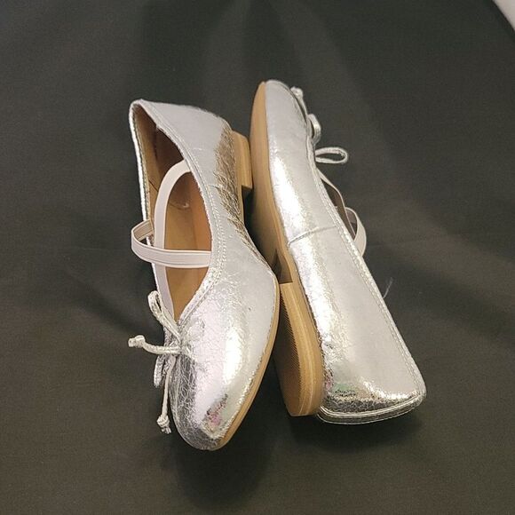 BRAND NEW REPORT TAELOR CRISSCROSS STRAP BOWNOT WOMEN'S FLAT SHOE - Picture 9 of 16